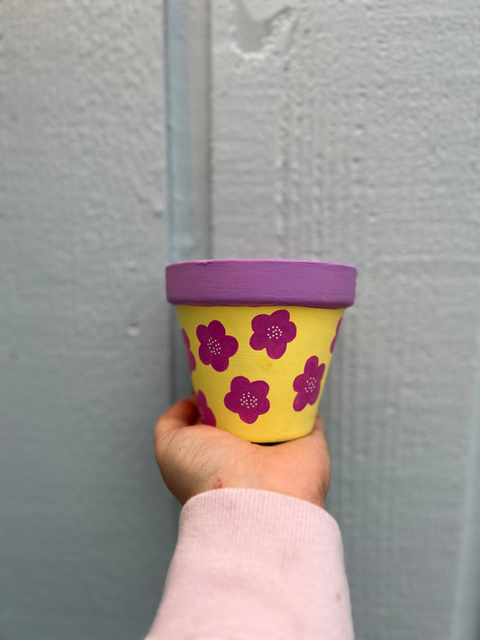 Floral Yellow Painted Terra Cotta Pot💚